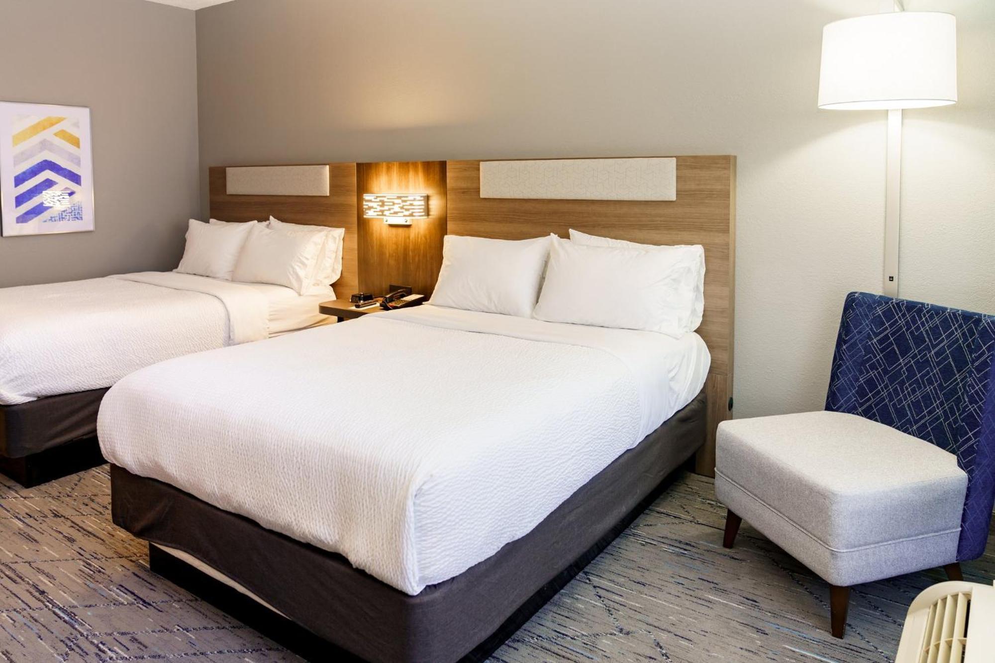 Holiday Inn Express Hotel Raleigh Southwest By Ihg Ngoại thất bức ảnh