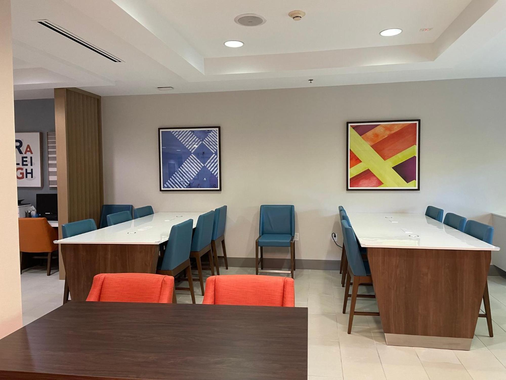 Holiday Inn Express Hotel Raleigh Southwest By Ihg Ngoại thất bức ảnh