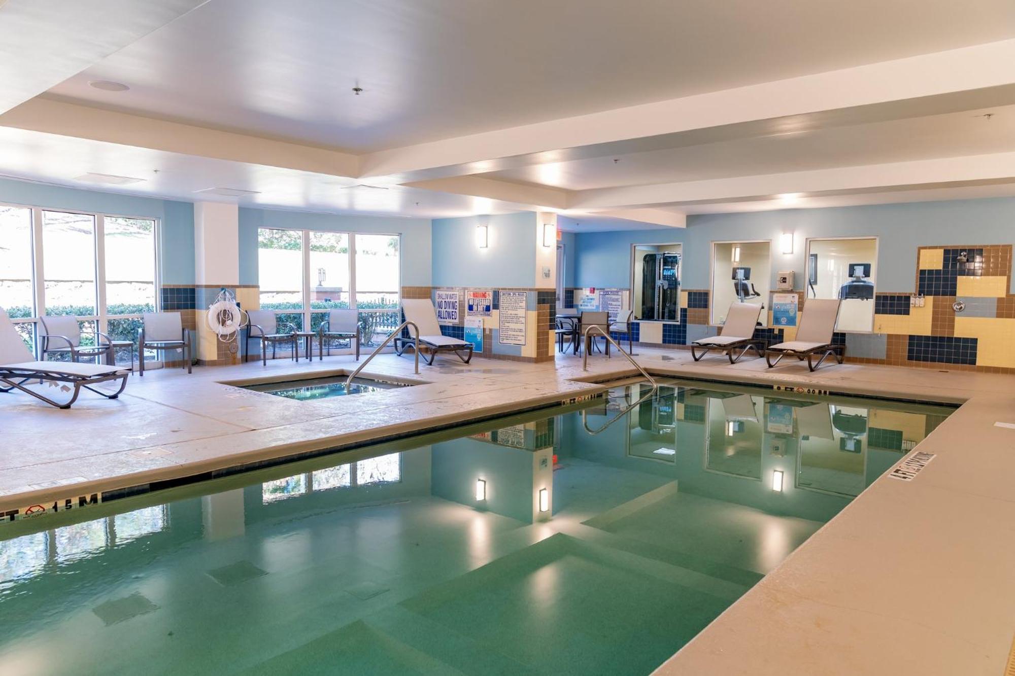 Holiday Inn Express Hotel Raleigh Southwest By Ihg Ngoại thất bức ảnh