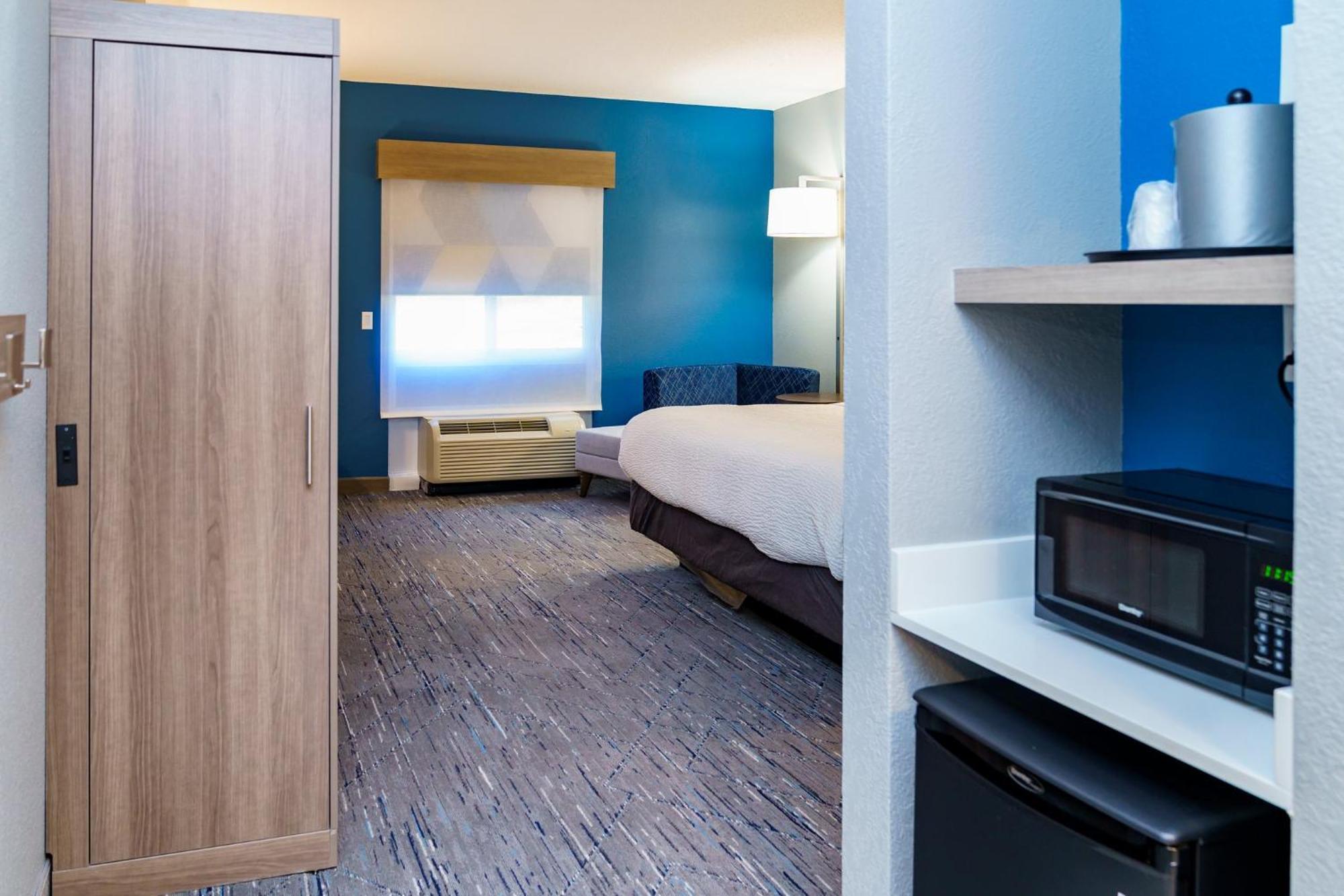 Holiday Inn Express Hotel Raleigh Southwest By Ihg Ngoại thất bức ảnh