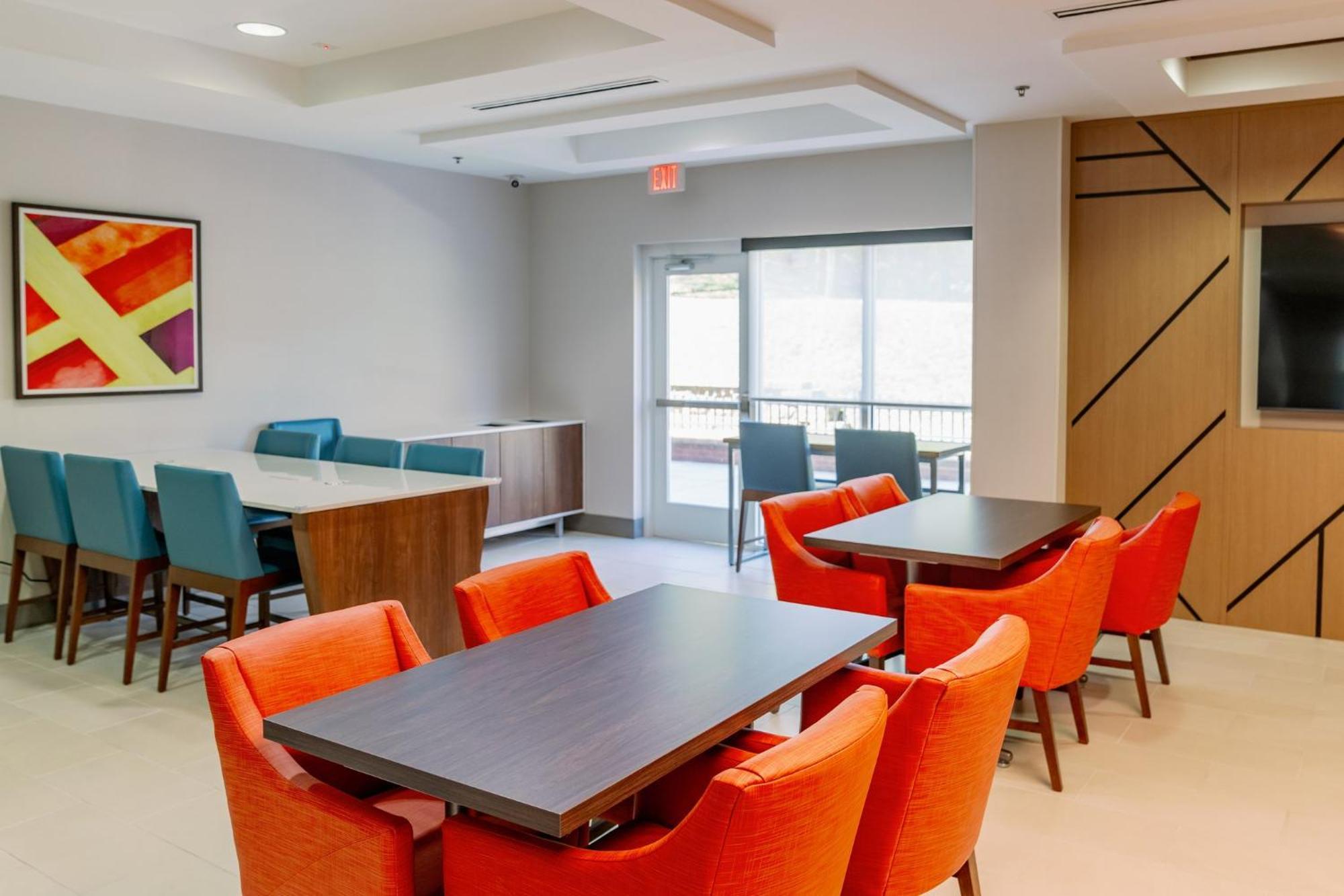 Holiday Inn Express Hotel Raleigh Southwest By Ihg Ngoại thất bức ảnh