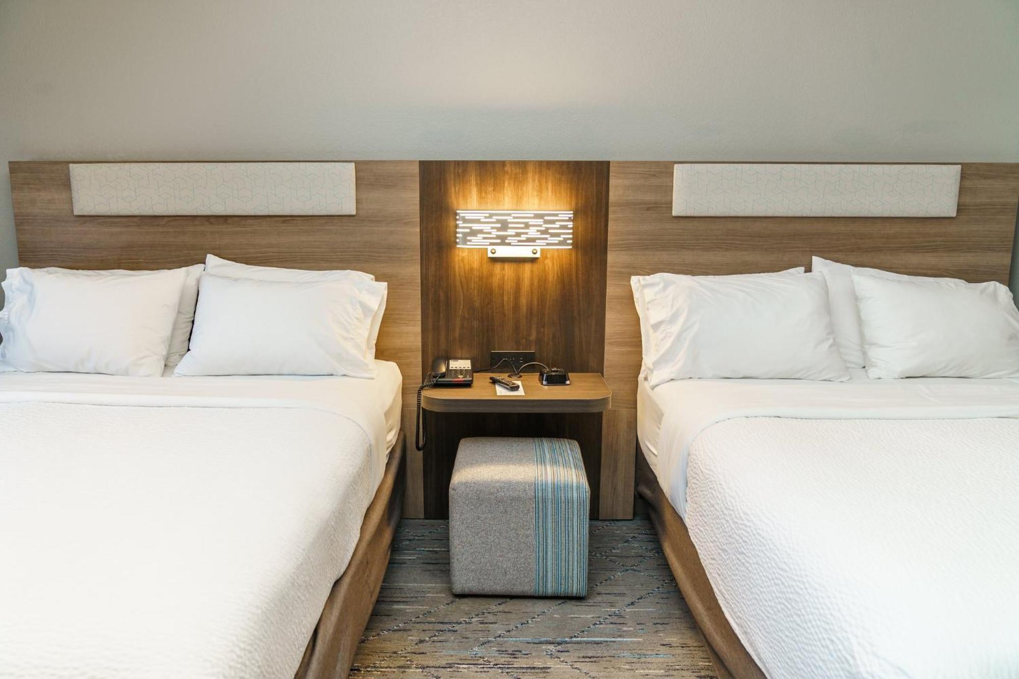 Holiday Inn Express Hotel Raleigh Southwest By Ihg Ngoại thất bức ảnh