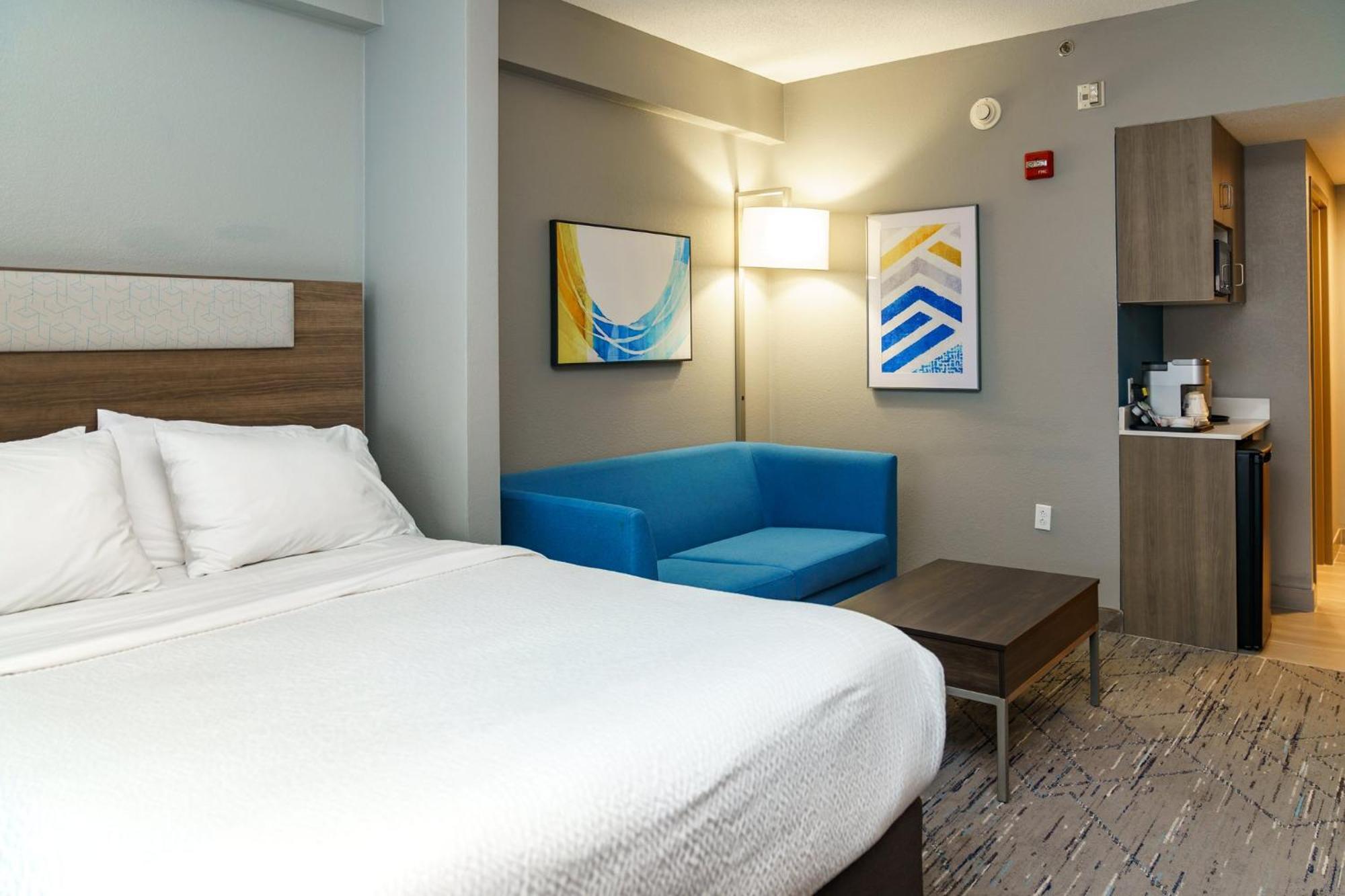 Holiday Inn Express Hotel Raleigh Southwest By Ihg Ngoại thất bức ảnh