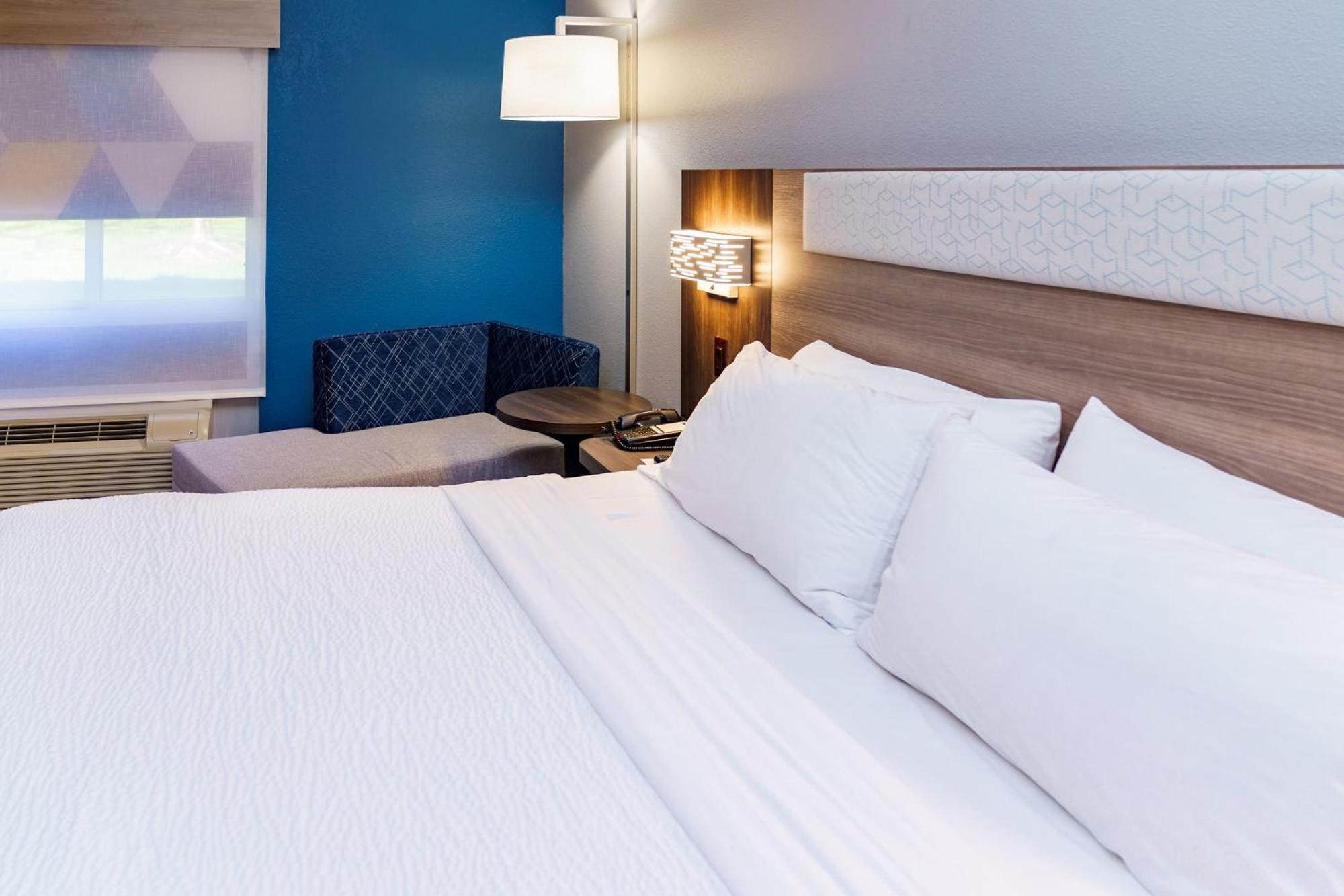Holiday Inn Express Hotel Raleigh Southwest By Ihg Ngoại thất bức ảnh