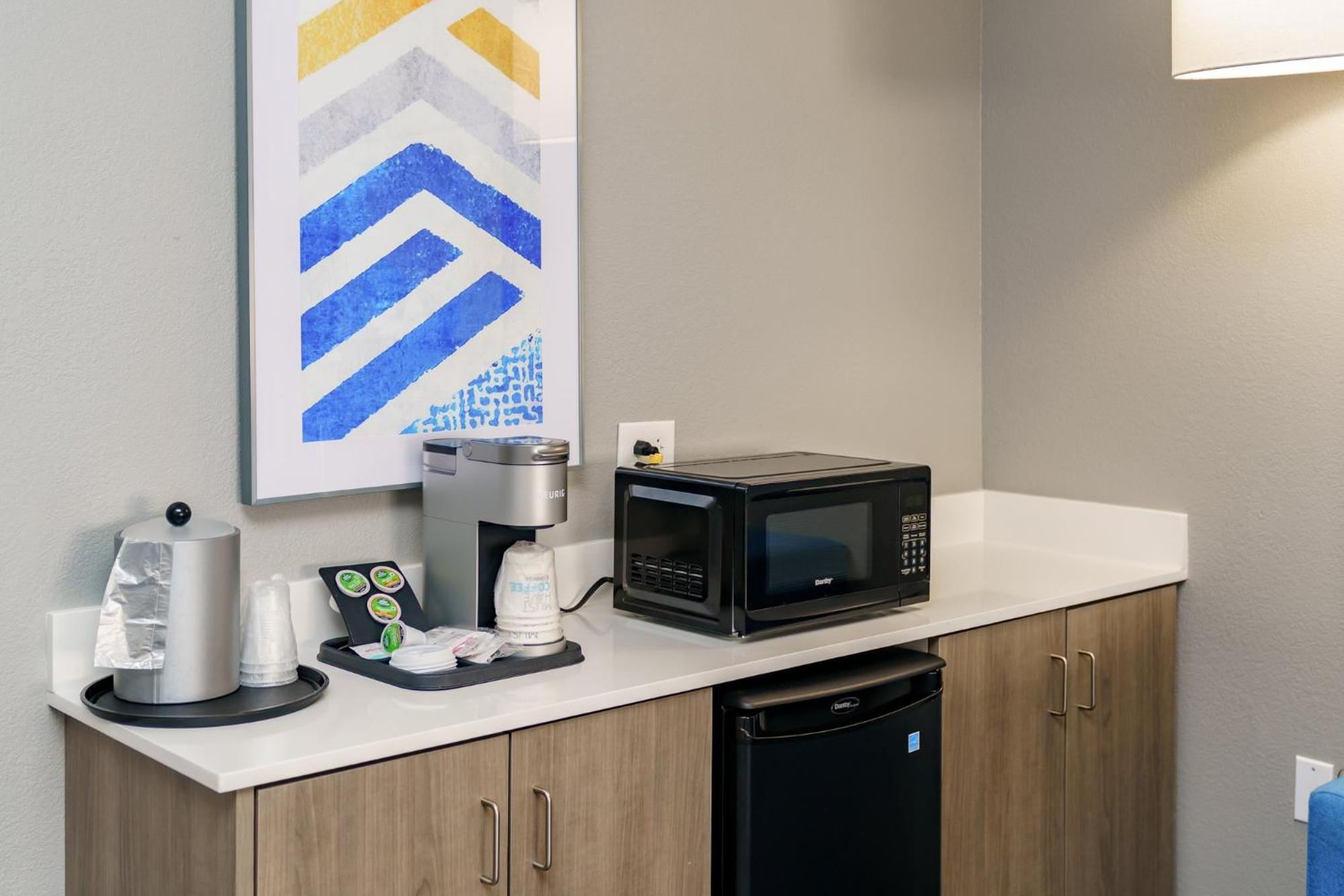 Holiday Inn Express Hotel Raleigh Southwest By Ihg Ngoại thất bức ảnh